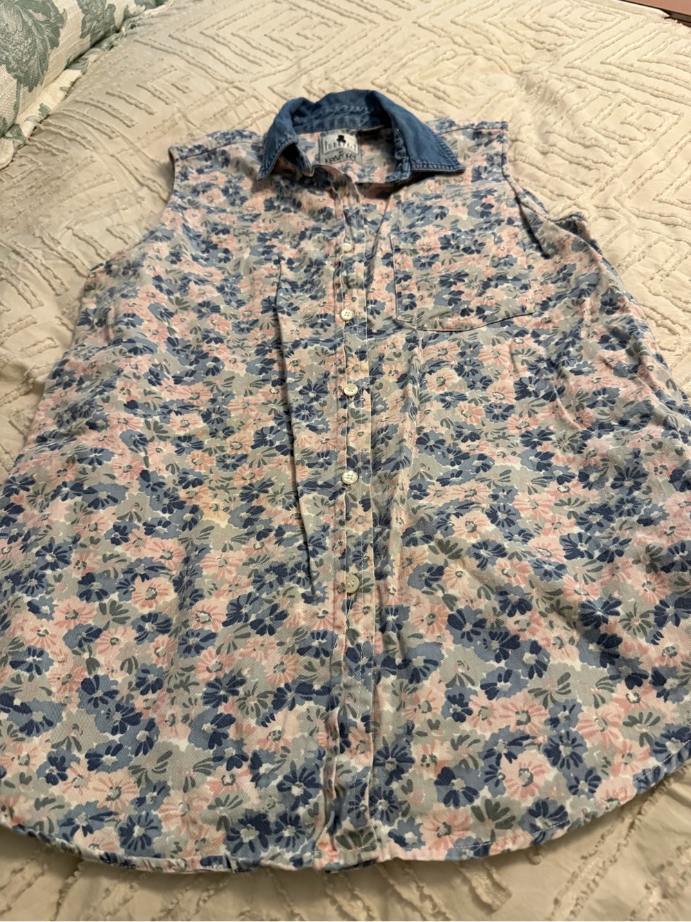 Vintage 100% cotton krazy kat Blue sleeveless with Floral Lining